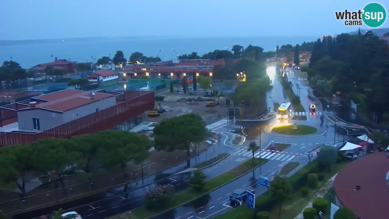 Portorož camera en vivo – vista del puerto deportivo y las canchas de tenis