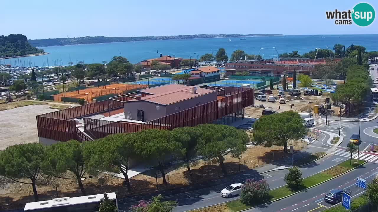 Portorož camera en vivo – vista del puerto deportivo y las canchas de tenis