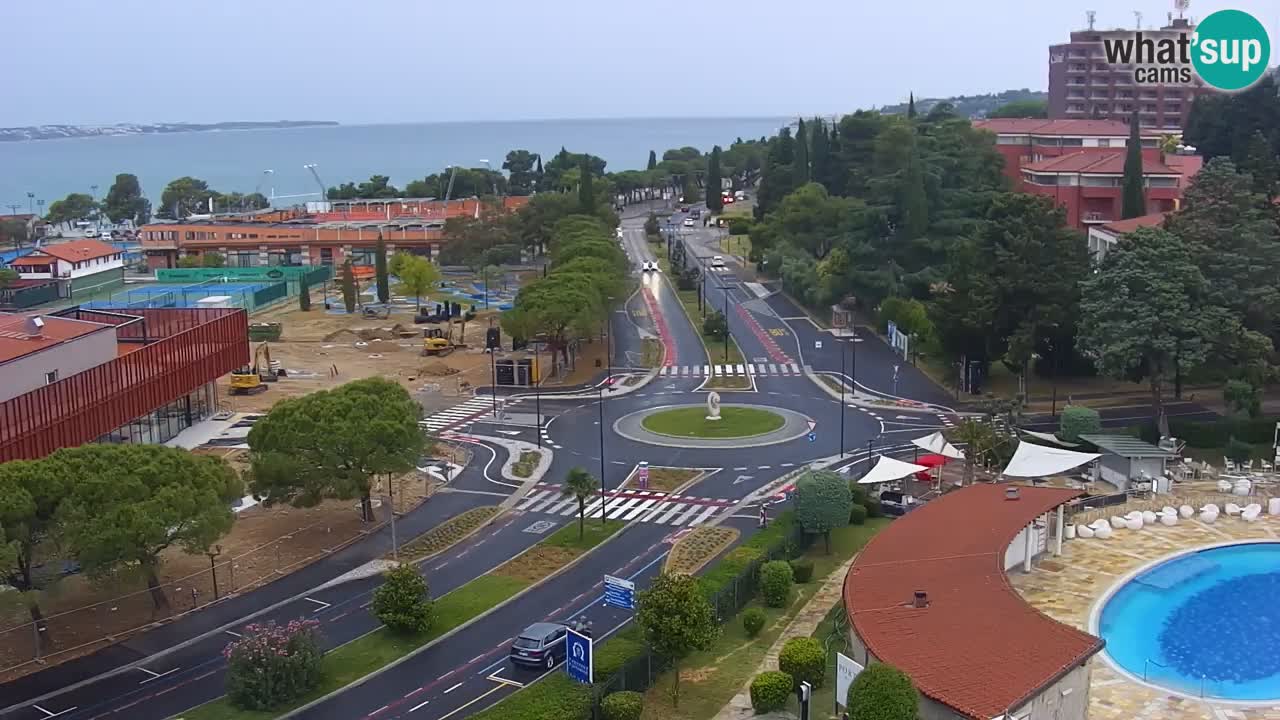 Portorož camera en vivo – vista del puerto deportivo y las canchas de tenis
