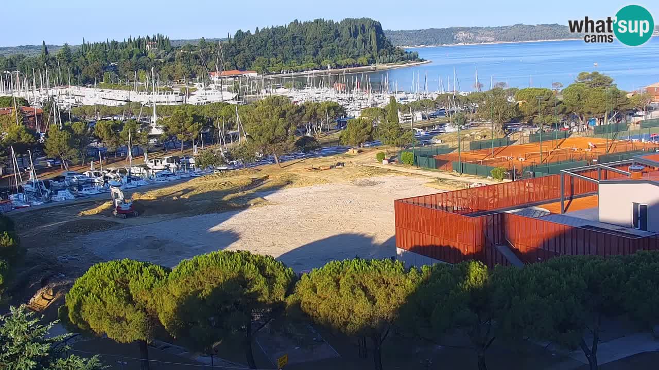 Portorož web kamera – pogled na marinu i teniške terene