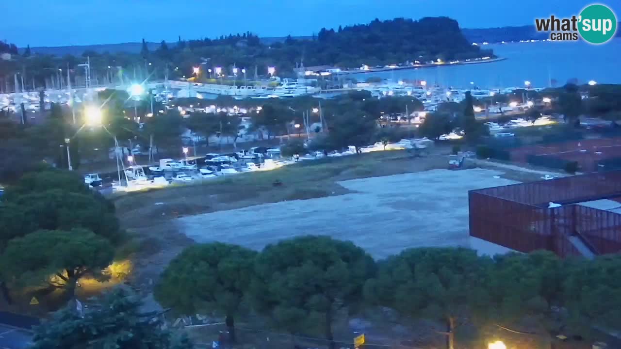 Portorož web kamera – pogled na marinu i teniške terene
