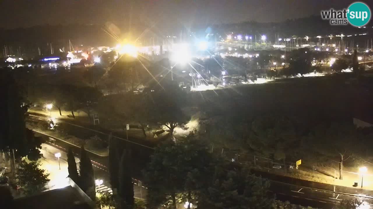 Portorož camera en vivo – vista del puerto deportivo y las canchas de tenis