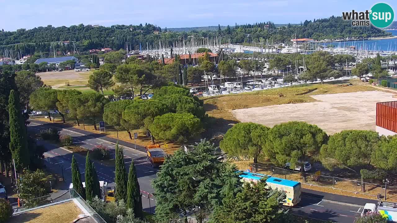 Portorož web kamera – pogled na marinu i teniške terene