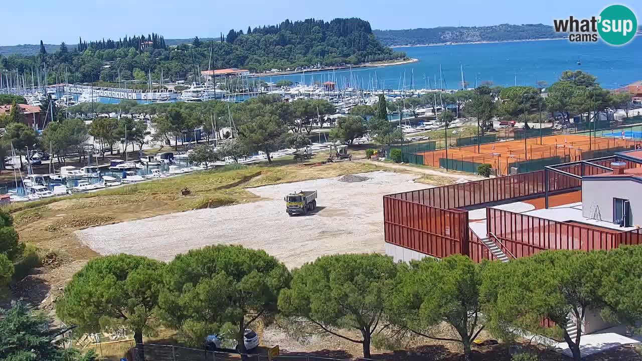 Portorož Live Webcam – vue sur la marina et les courts de tennis