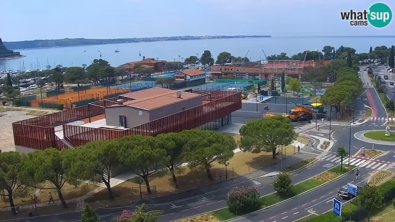 Portorož camera en vivo – vista del puerto deportivo y las canchas de tenis