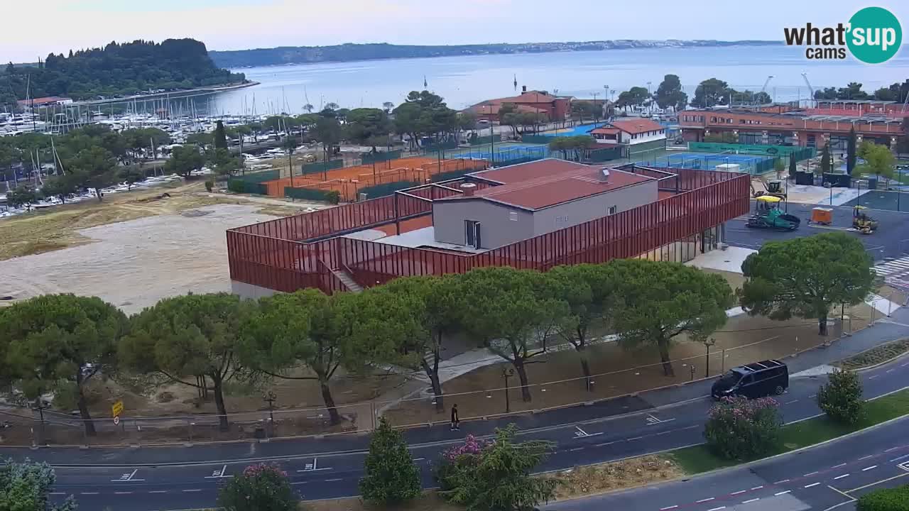Portorož web kamera – pogled na marinu i teniške terene