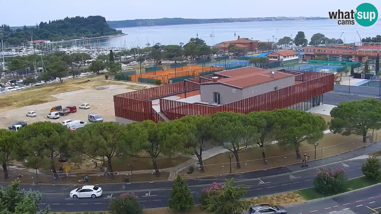 Portorož Live Webcam – vue sur la marina et les courts de tennis