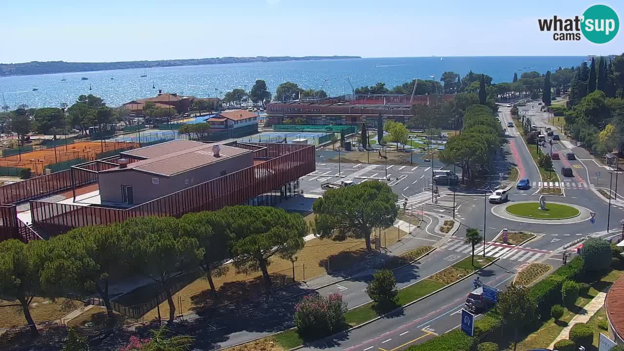 Portorož camera en vivo – vista del puerto deportivo y las canchas de tenis