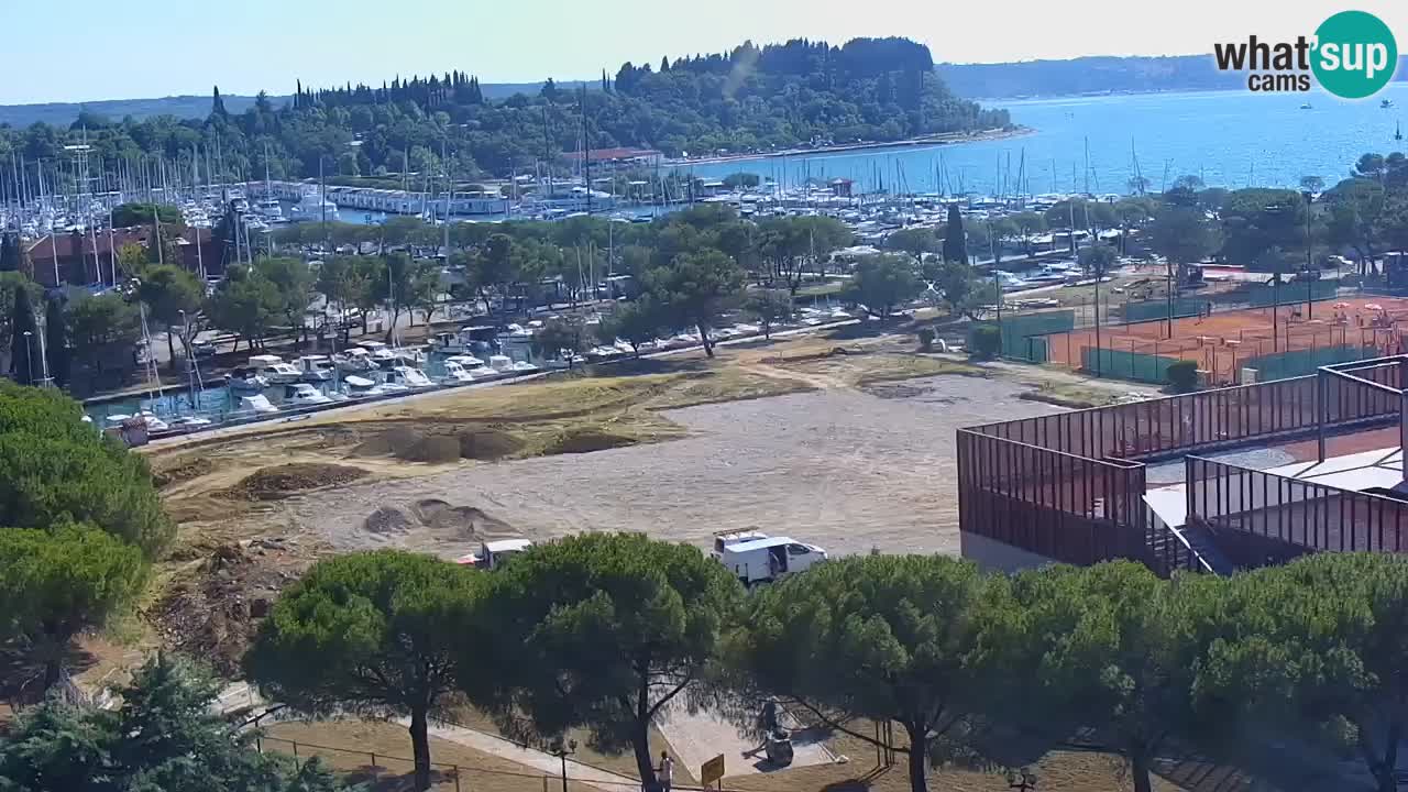 Portorož web kamera – pogled na marinu i teniške terene