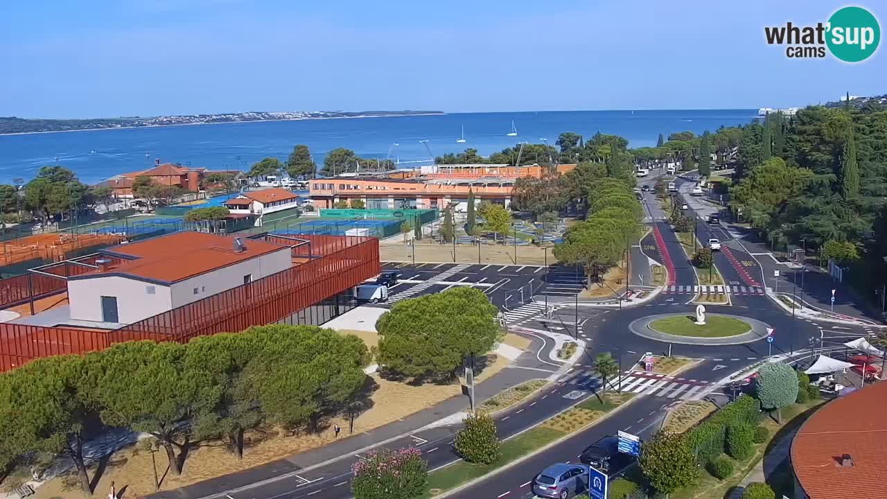 Portorož Live Webcam – vue sur la marina et les courts de tennis