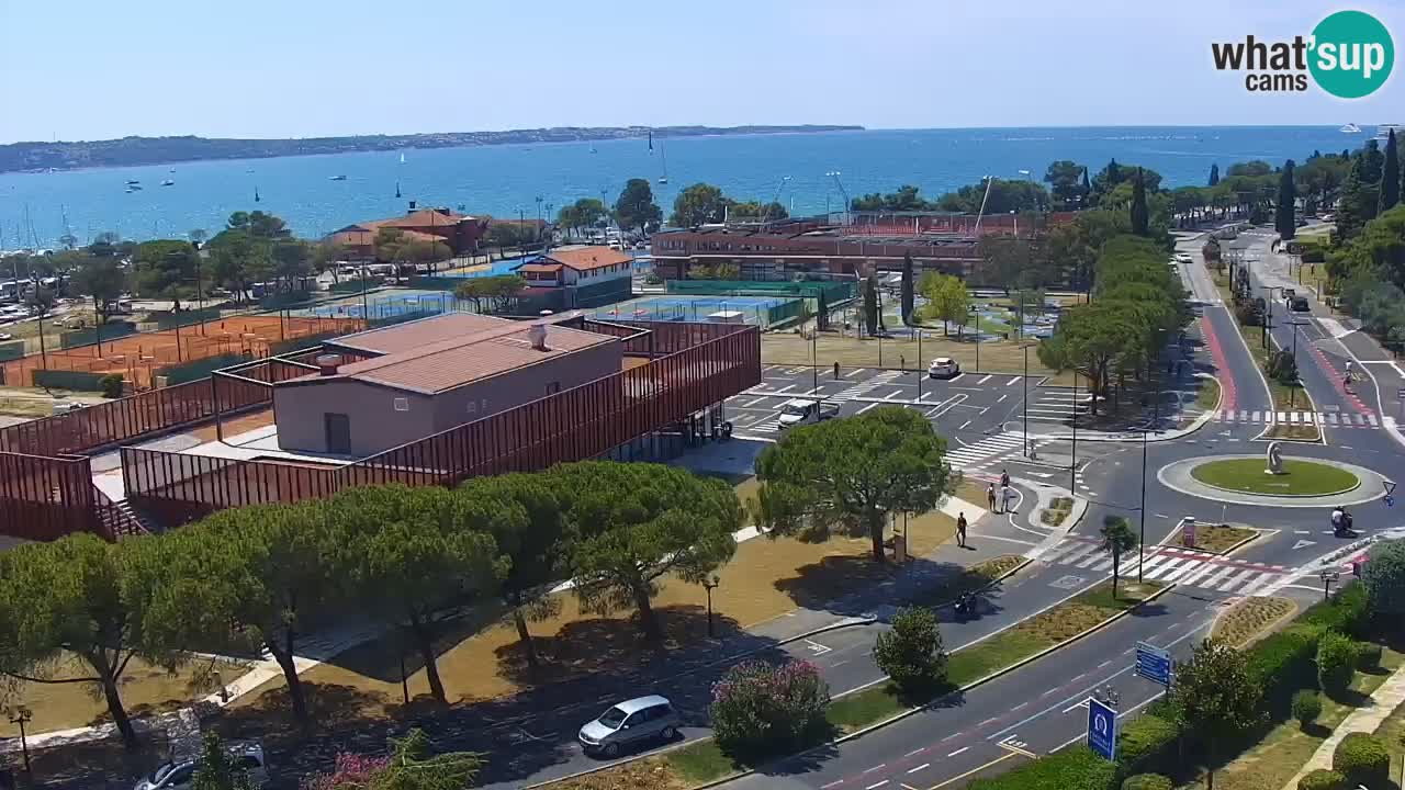 Portorož camera en vivo – vista del puerto deportivo y las canchas de tenis