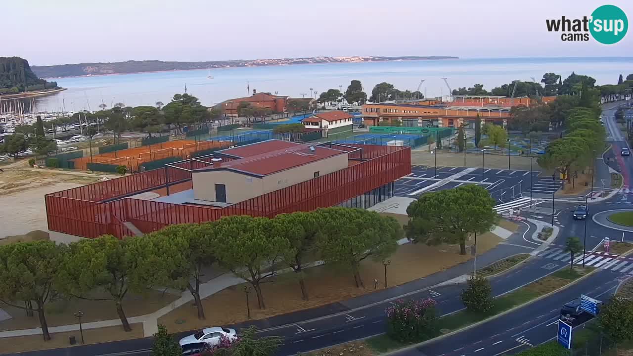 Portorož Live Webcam – vue sur la marina et les courts de tennis