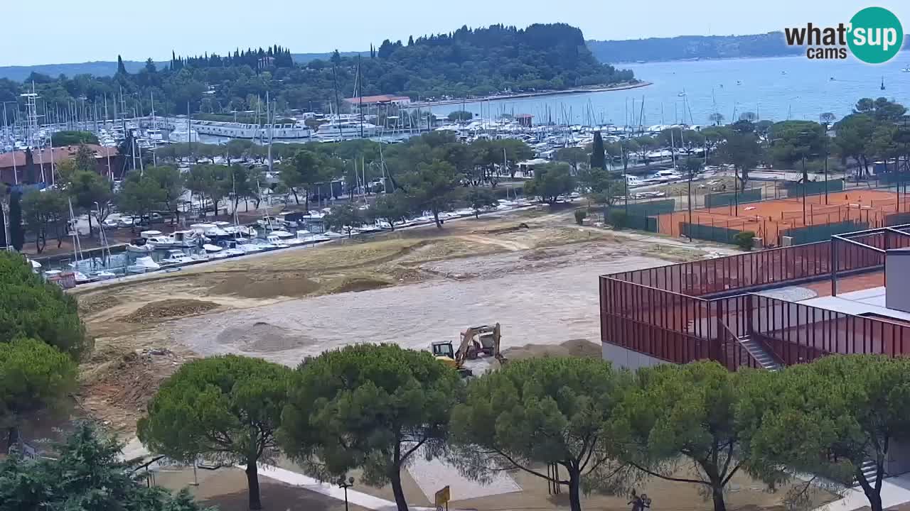 Portorož web kamera – pogled na marinu i teniške terene