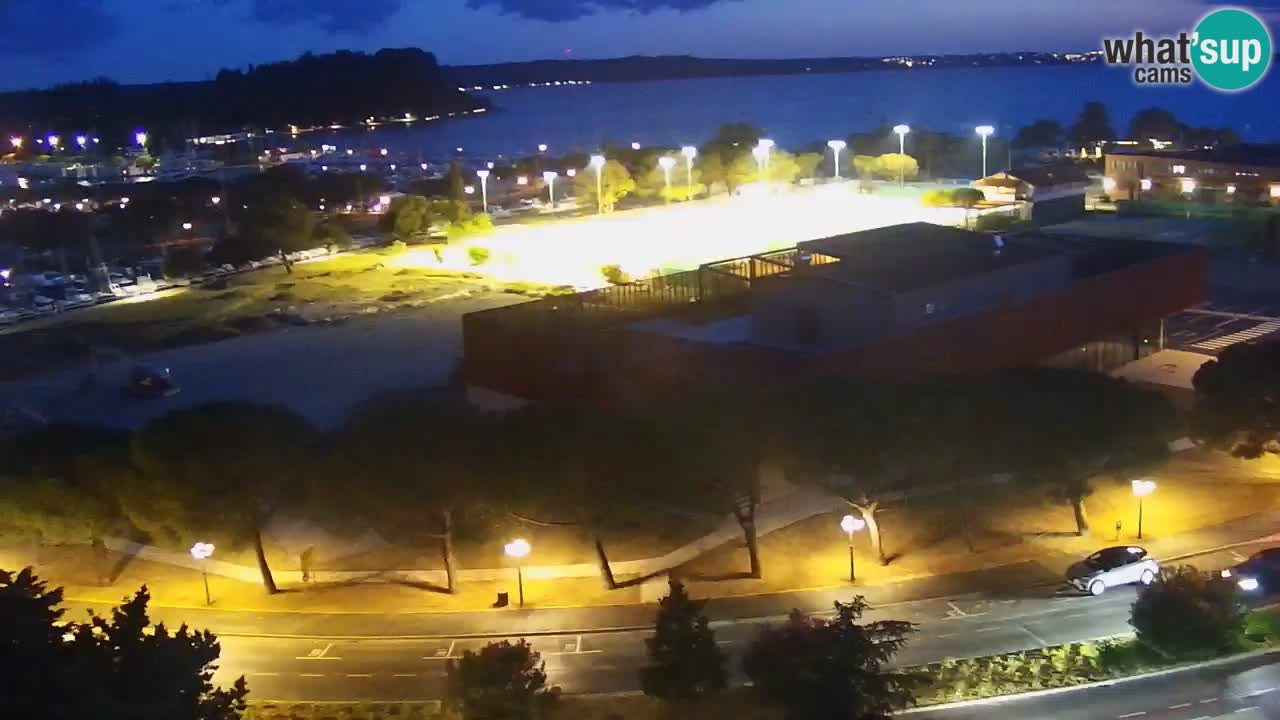 Portorož camera en vivo – vista del puerto deportivo y las canchas de tenis