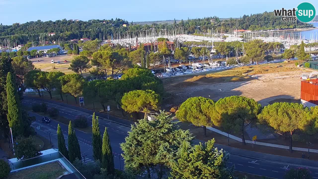 Portorož Live Webcam – vue sur la marina et les courts de tennis