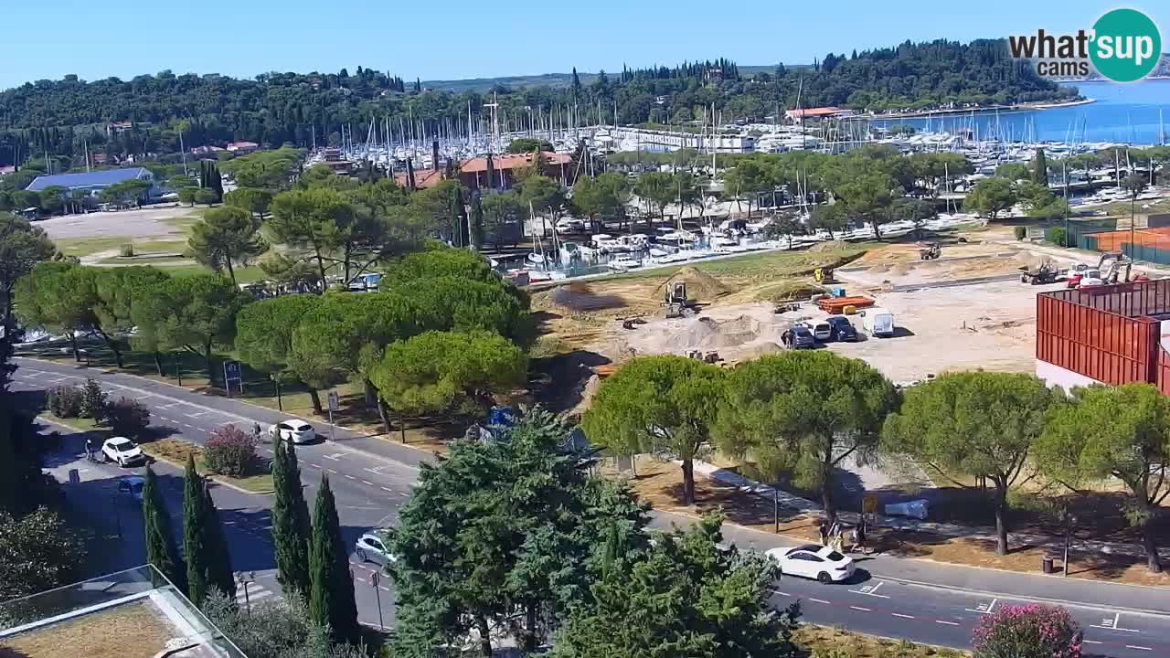 Portorož camera en vivo – vista del puerto deportivo y las canchas de tenis
