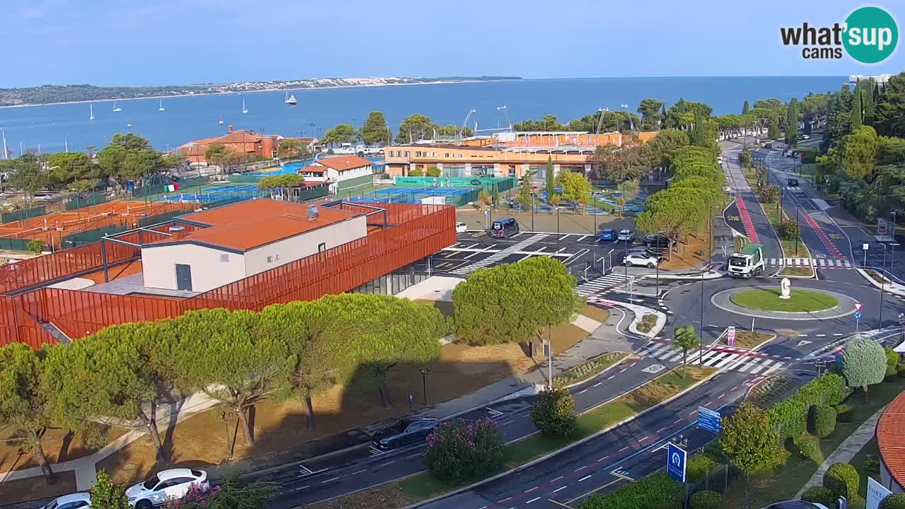 Portorož camera en vivo – vista del puerto deportivo y las canchas de tenis