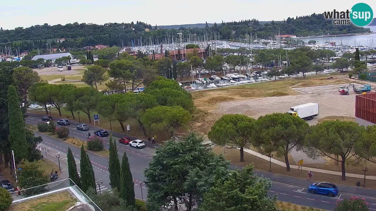 Portorož camera en vivo – vista del puerto deportivo y las canchas de tenis