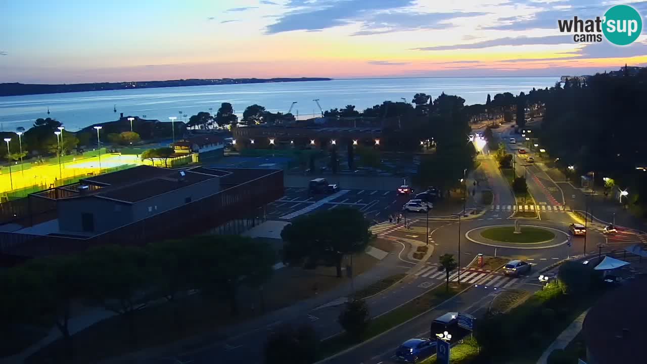 Portorož Live Webcam – vue sur la marina et les courts de tennis