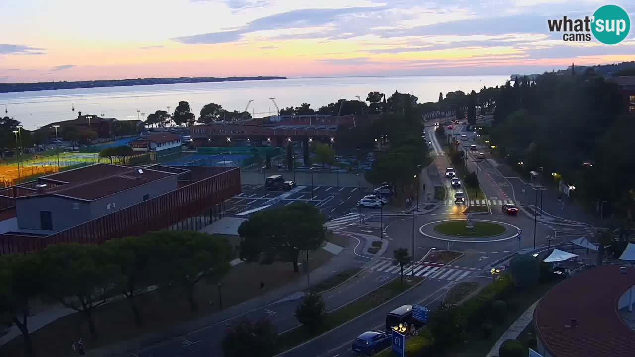Portorož camera en vivo – vista del puerto deportivo y las canchas de tenis