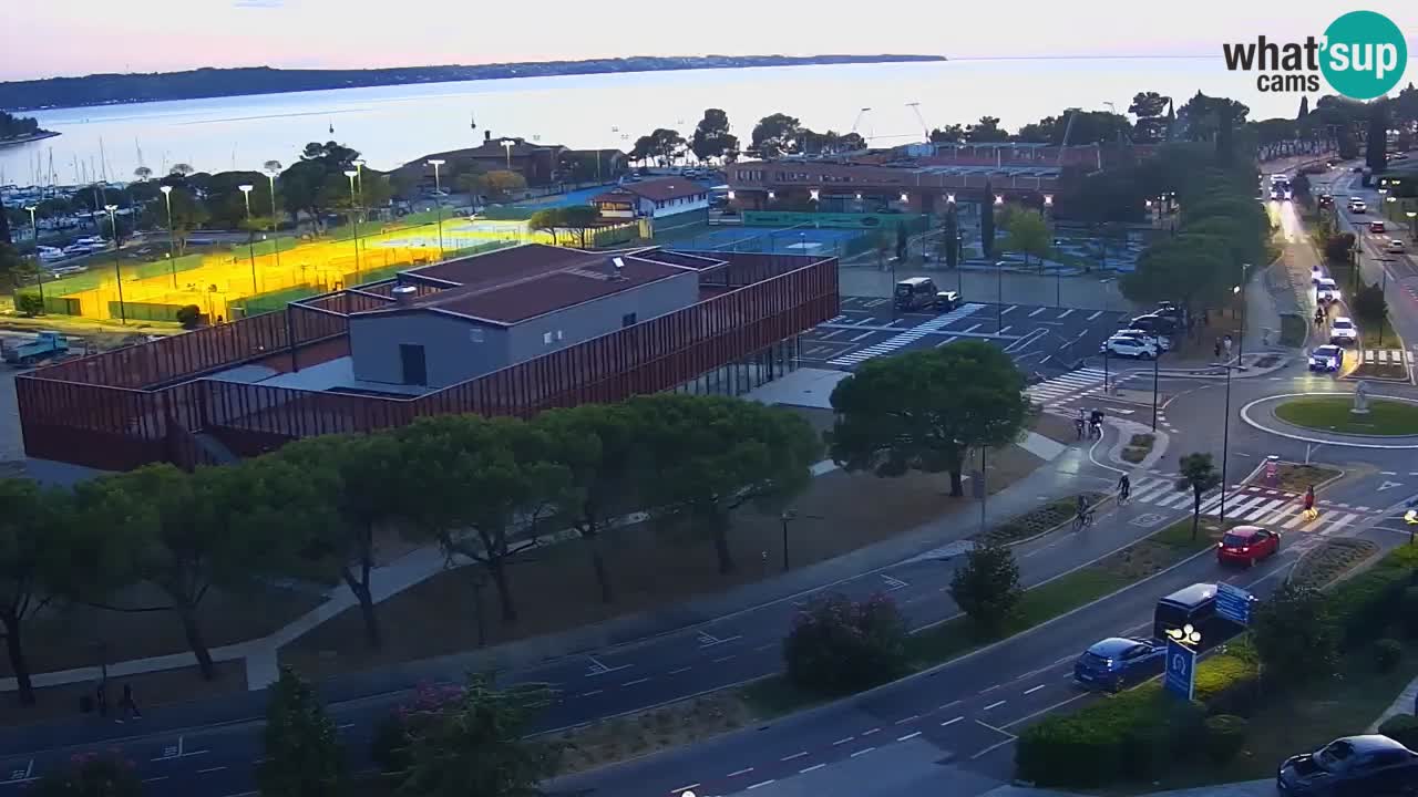 Portorož Live Webcam – vue sur la marina et les courts de tennis