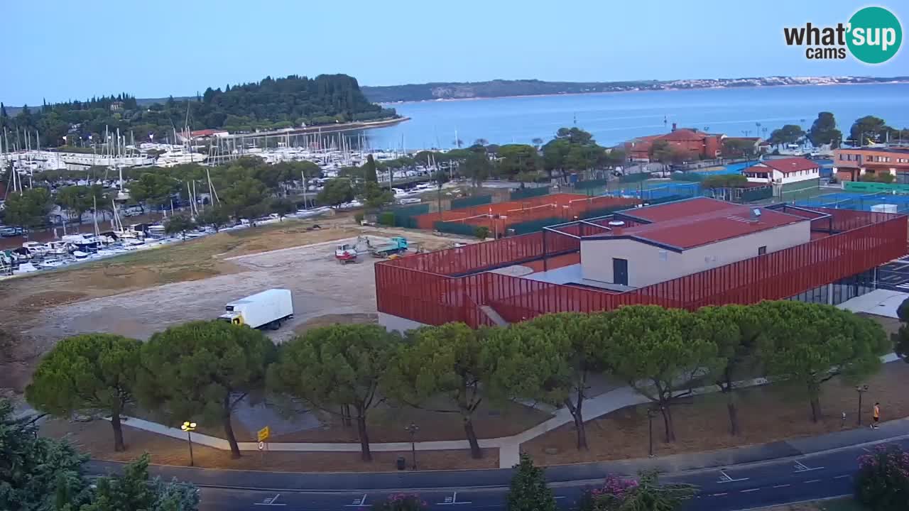 Portorož Live Webcam – vue sur la marina et les courts de tennis