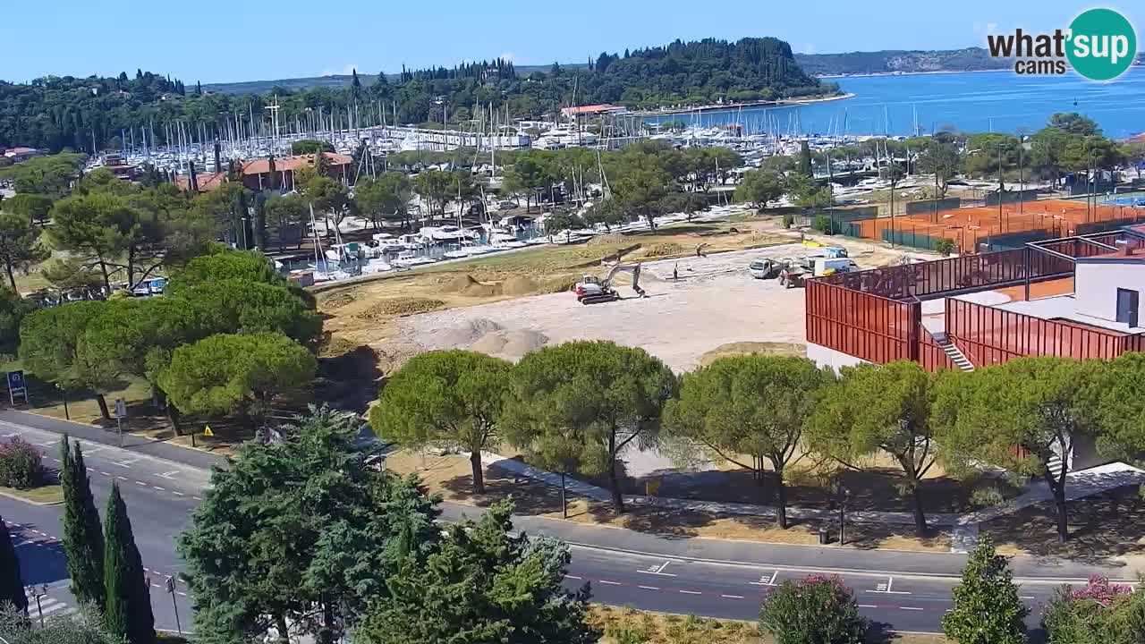 Portorož camera en vivo – vista del puerto deportivo y las canchas de tenis
