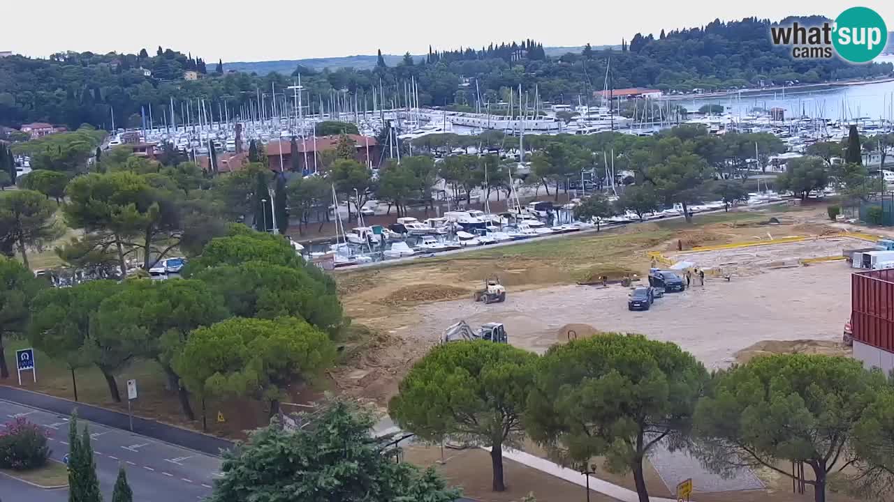 Portorož Live Webcam – vue sur la marina et les courts de tennis