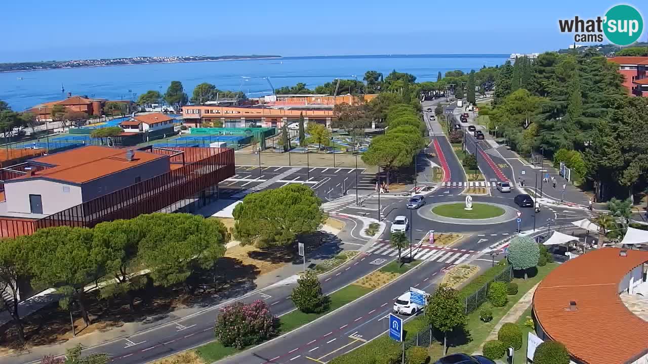 Portorož camera en vivo – vista del puerto deportivo y las canchas de tenis