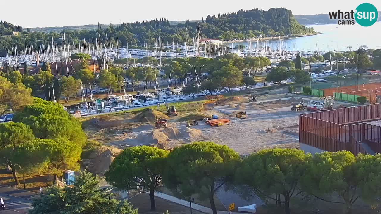 Portorož spletna kamera – pogled na marino in teniška igrišča