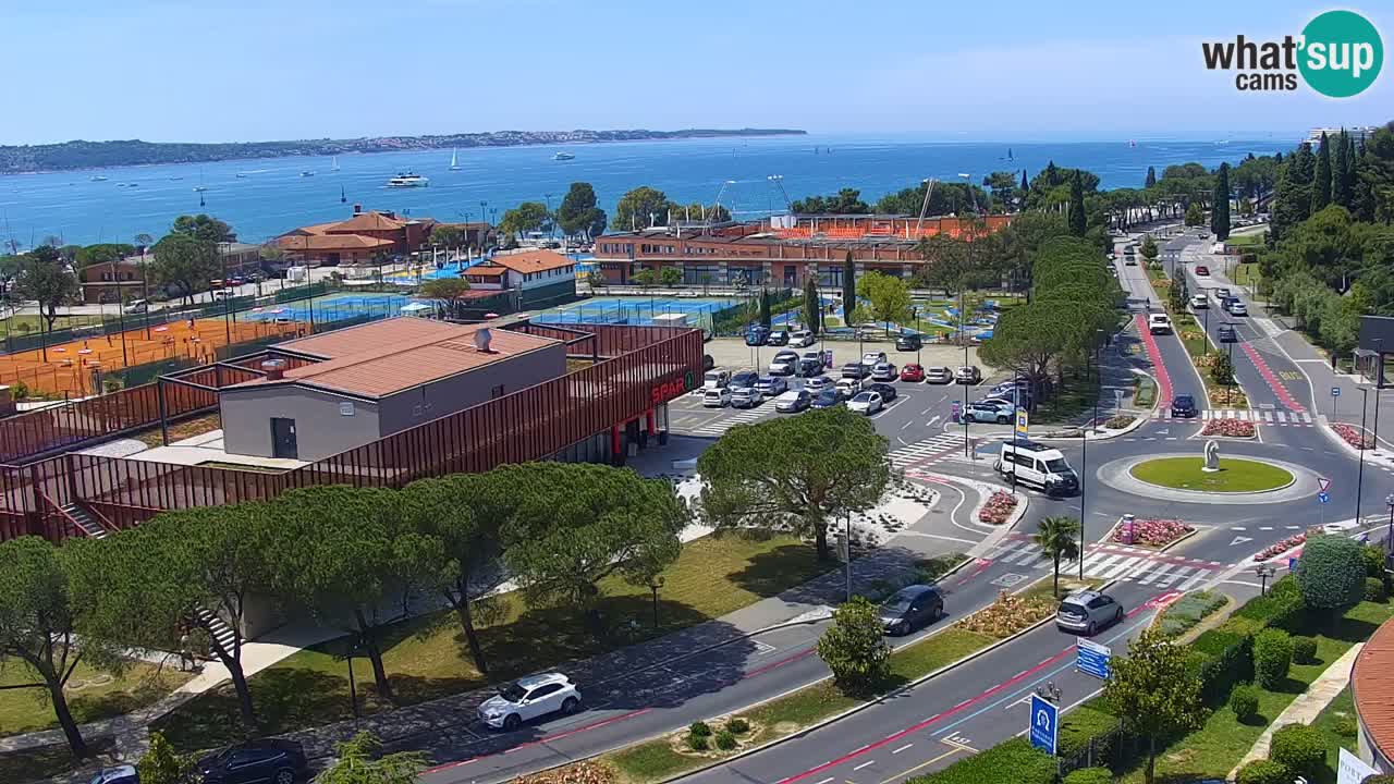 Portorož web kamera – pogled na marinu i teniške terene