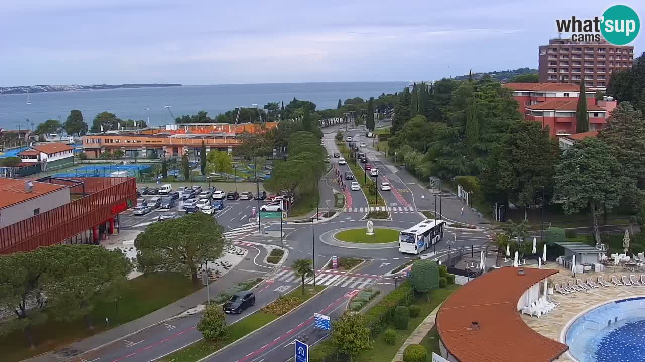 Portorož camera en vivo – vista del puerto deportivo y las canchas de tenis
