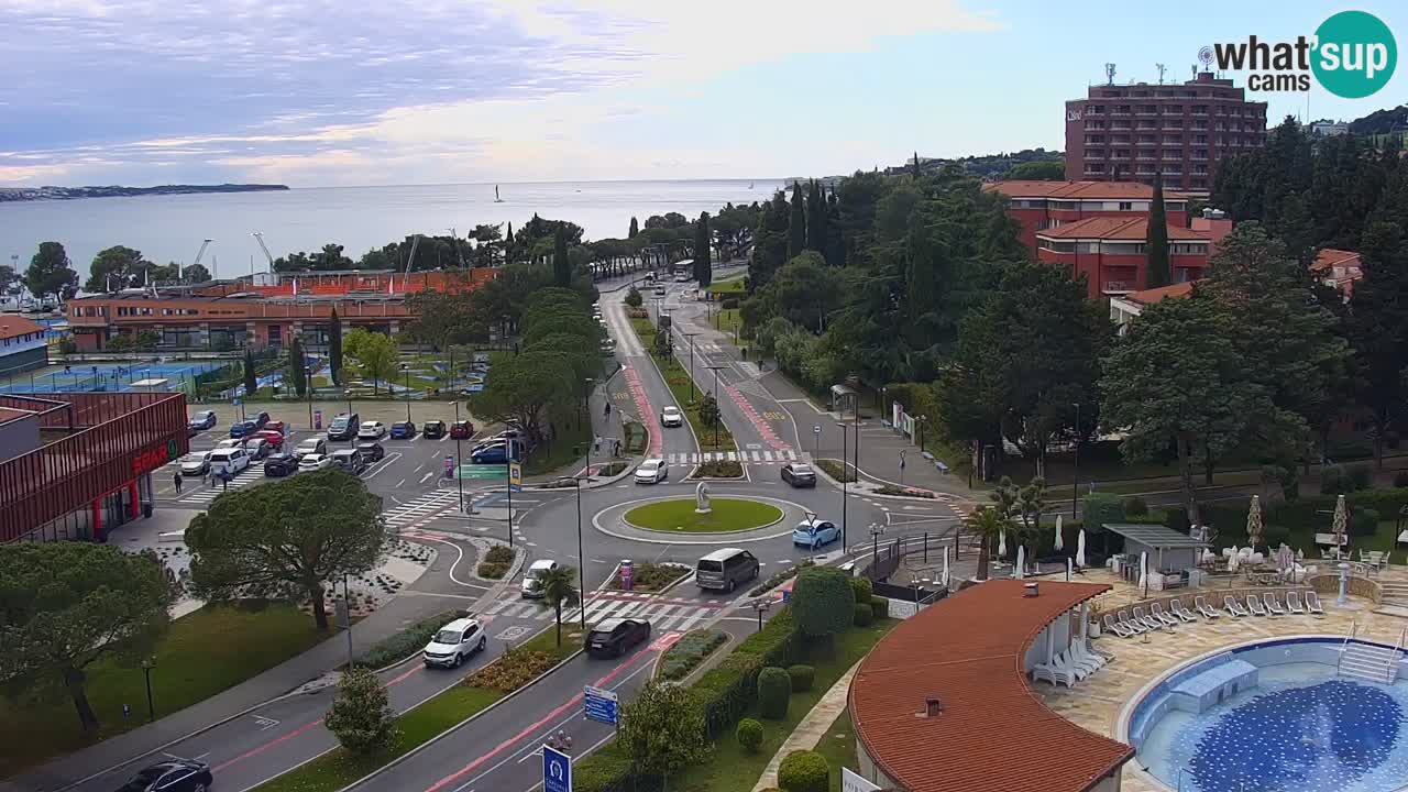 Portorož camera en vivo – vista del puerto deportivo y las canchas de tenis