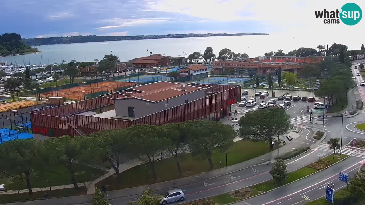 Portorož web kamera – pogled na marinu i teniške terene
