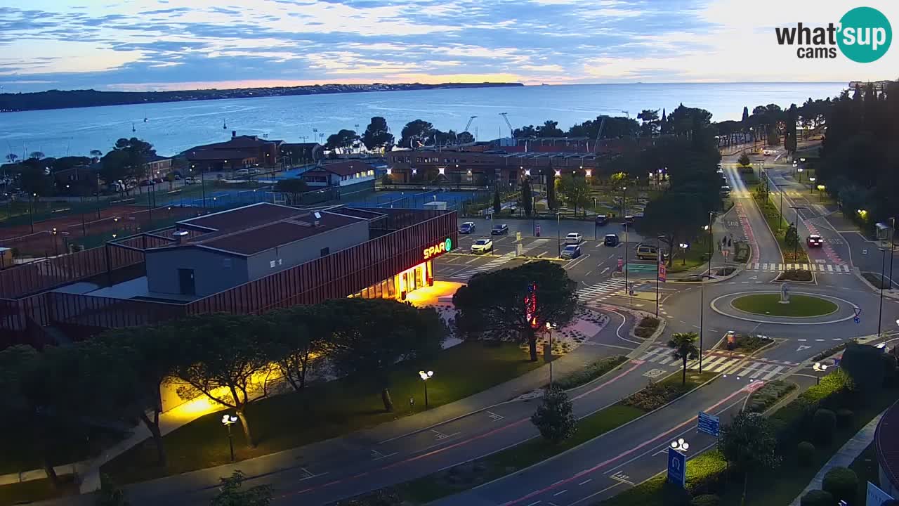 Portorož Live Webcam – vue sur la marina et les courts de tennis