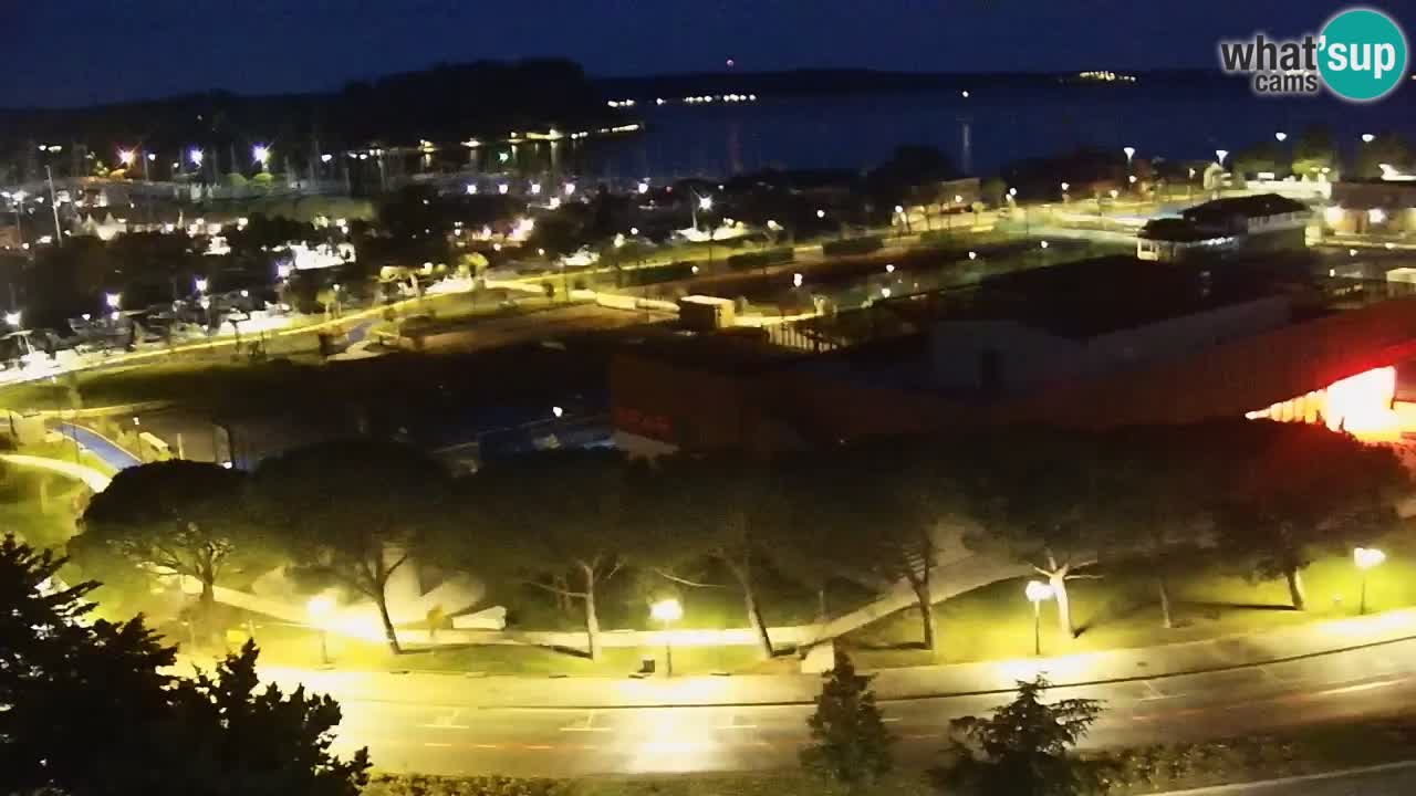 Portorož camera en vivo – vista del puerto deportivo y las canchas de tenis
