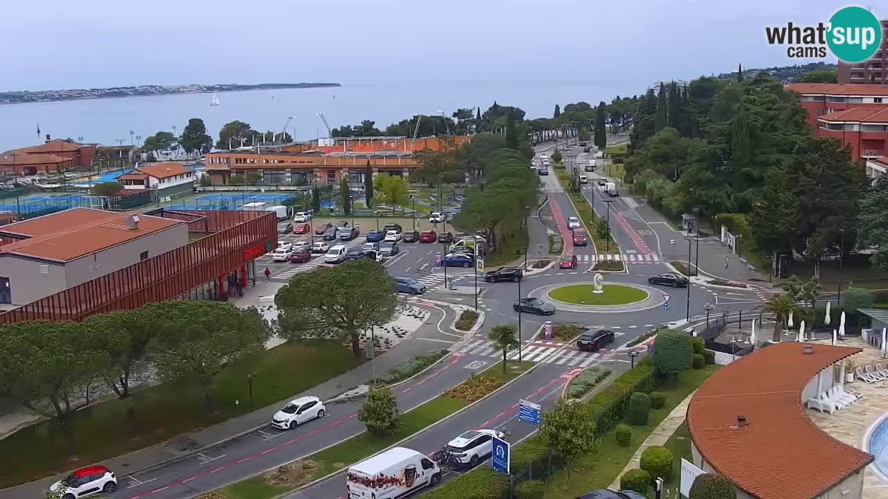 Portorož camera en vivo – vista del puerto deportivo y las canchas de tenis