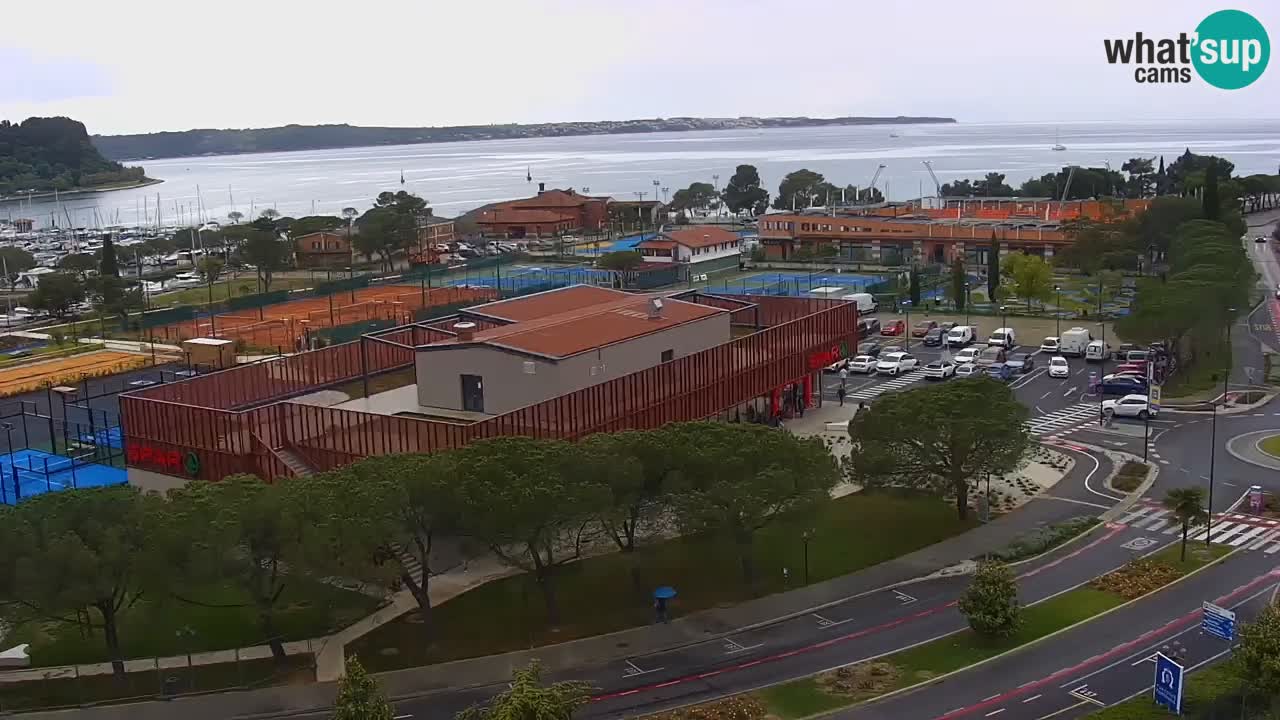 Portorož web kamera – pogled na marinu i teniške terene