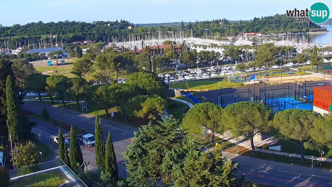Portorož Live Webcam – vue sur la marina et les courts de tennis
