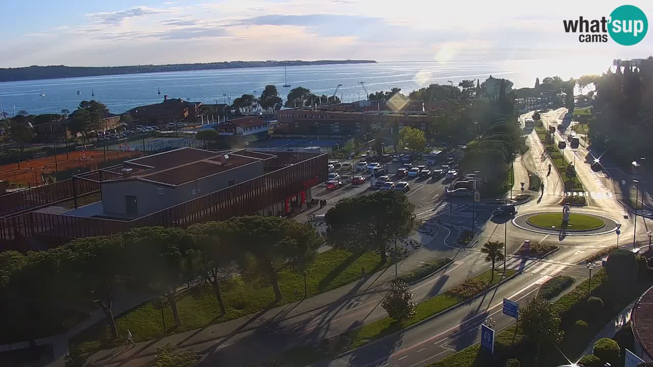 Portorož camera en vivo – vista del puerto deportivo y las canchas de tenis