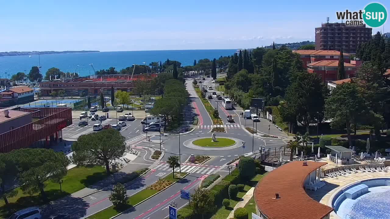 Portorož camera en vivo – vista del puerto deportivo y las canchas de tenis