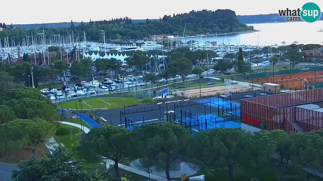 Portorož web kamera – pogled na marinu i teniške terene