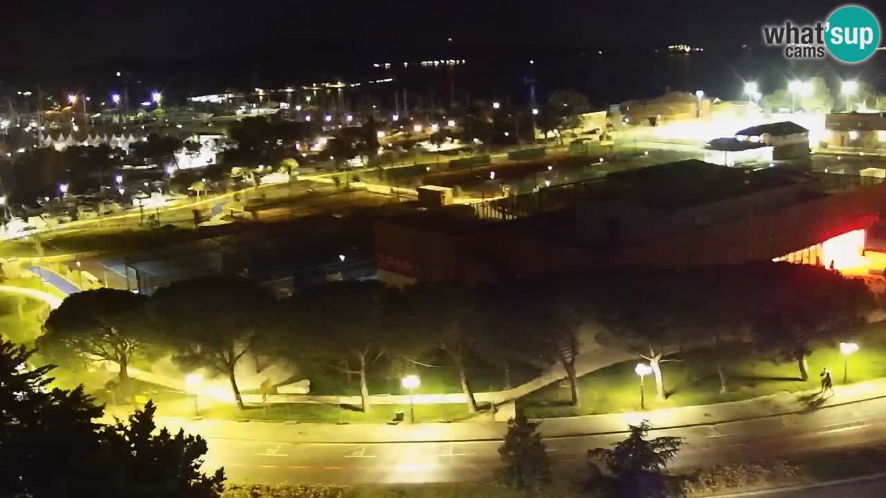 Portorož web kamera – pogled na marinu i teniške terene
