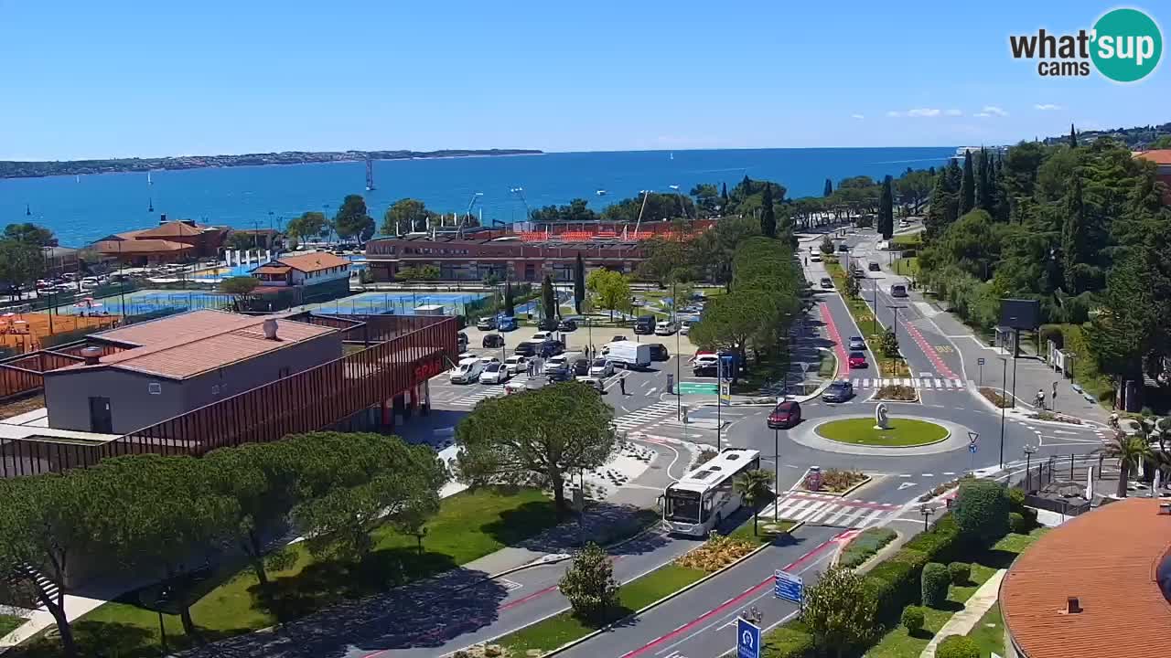 Portorož camera en vivo – vista del puerto deportivo y las canchas de tenis