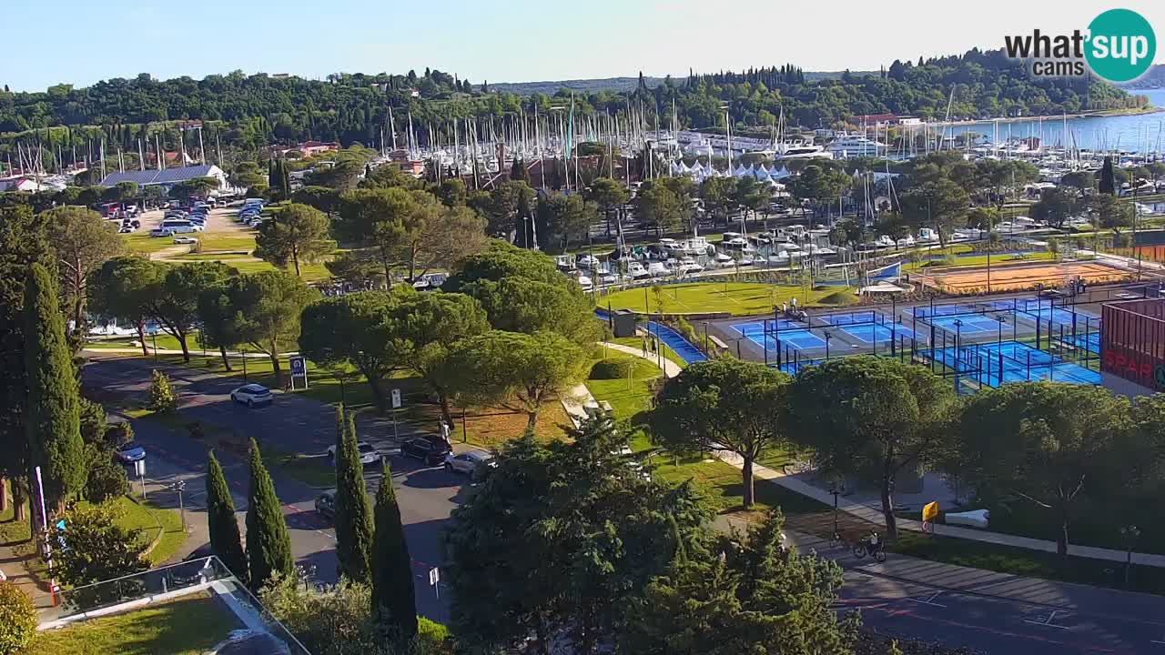 Portorož Live Webcam – vue sur la marina et les courts de tennis