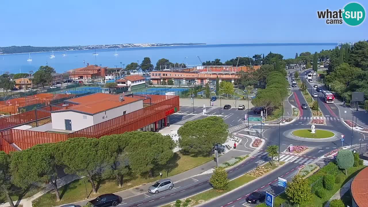 Portorož camera en vivo – vista del puerto deportivo y las canchas de tenis