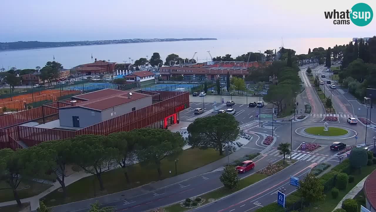Portorož Live Webcam – vue sur la marina et les courts de tennis