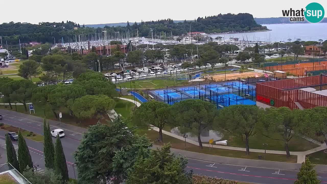 Portorož web kamera – pogled na marinu i teniške terene