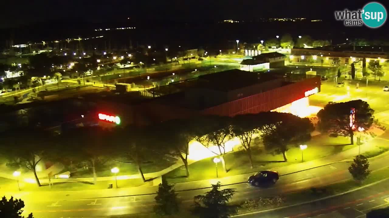 Portorož camera en vivo – vista del puerto deportivo y las canchas de tenis