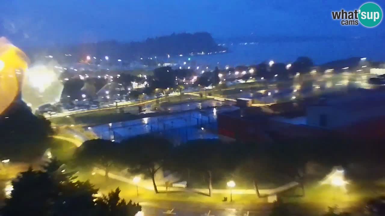 Portorož Live Webcam – vue sur la marina et les courts de tennis